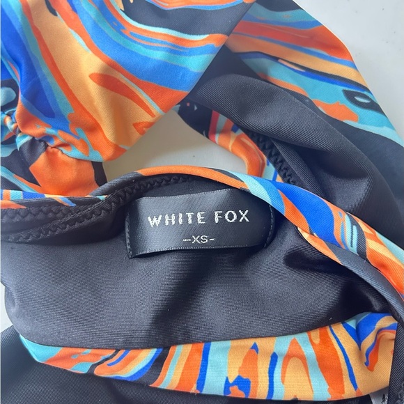 White Fox Halter Tempt Me Crop Orange Swirl Halter Neck XS - Picture 4 of 4